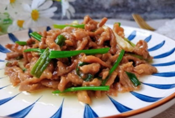 水果优配 猪肉直接炒总是又老又柴，多加这一步，炒出的猪肉又滑又嫩又入味